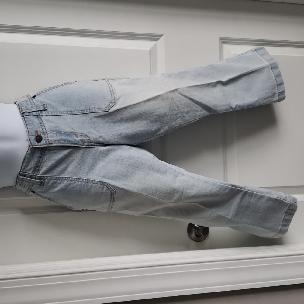 Levis womens cropped jeans